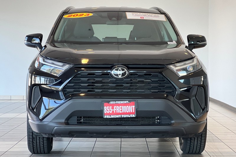 Toyota RAV4 Vehicle Full-screen Gallery Image 09