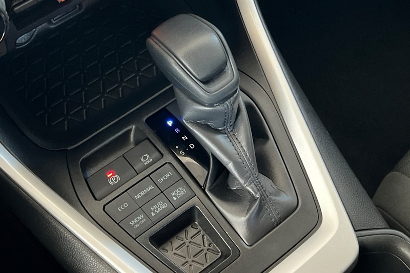 Toyota RAV4 Vehicle Full-screen Gallery Image 21