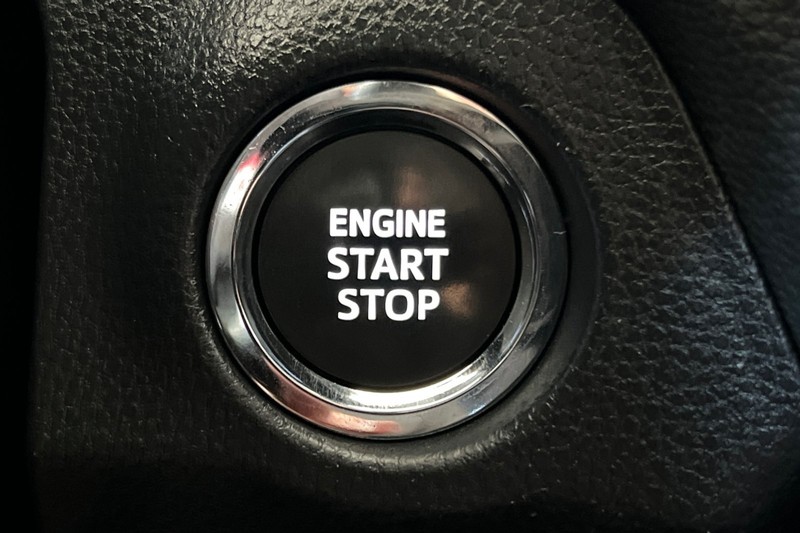 Toyota RAV4 Vehicle Full-screen Gallery Image 22