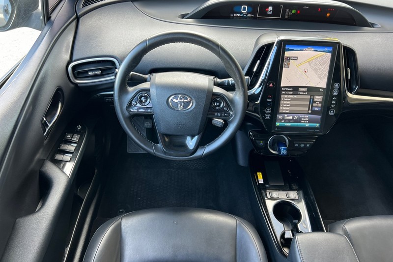 Toyota Prius Prime Vehicle Full-screen Gallery Image 14