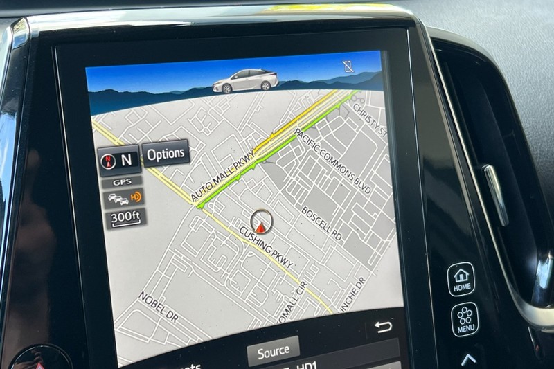 Toyota Prius Prime Vehicle Full-screen Gallery Image 19