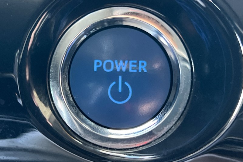 Toyota Prius Prime Vehicle Full-screen Gallery Image 23