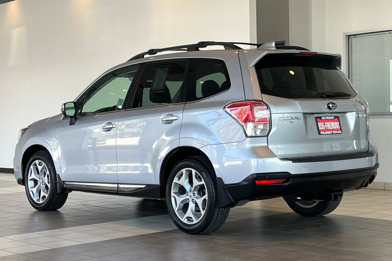 Subaru Forester Vehicle Full-screen Gallery Image 06