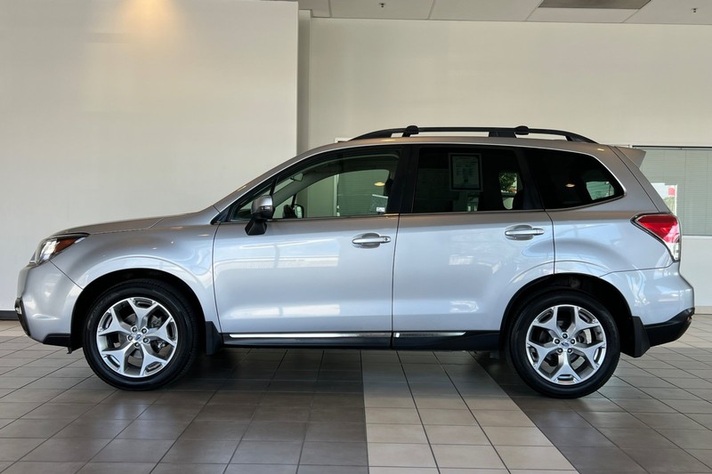 Subaru Forester Vehicle Full-screen Gallery Image 07