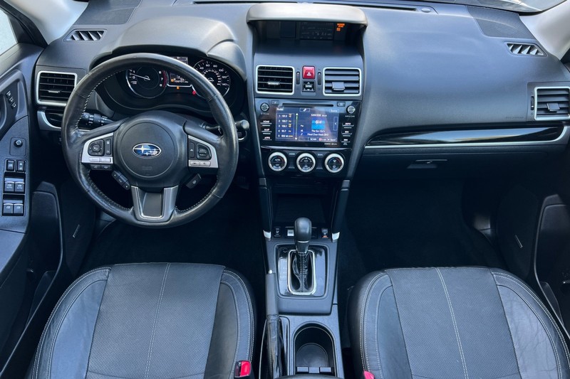 Subaru Forester Vehicle Full-screen Gallery Image 13