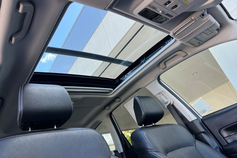 Subaru Forester Vehicle Full-screen Gallery Image 17