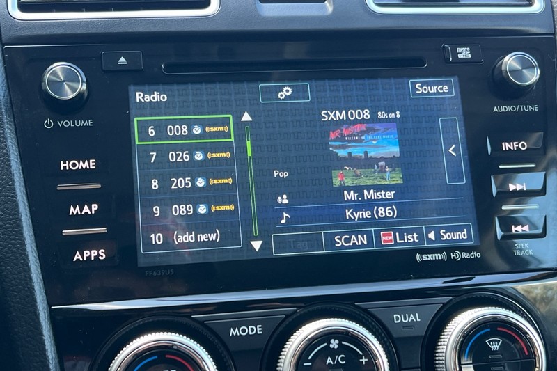 Subaru Forester Vehicle Full-screen Gallery Image 18