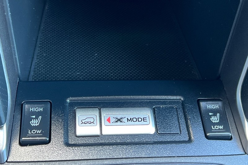 Subaru Forester Vehicle Full-screen Gallery Image 21