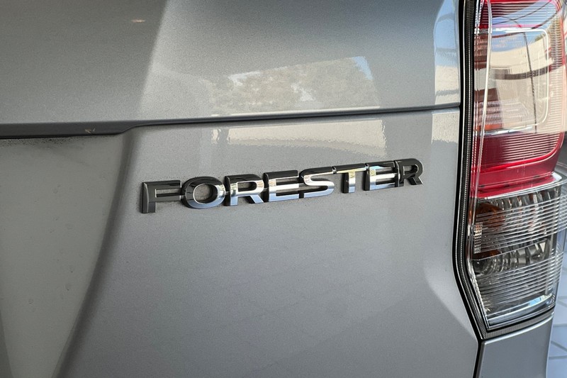 Subaru Forester Vehicle Full-screen Gallery Image 28