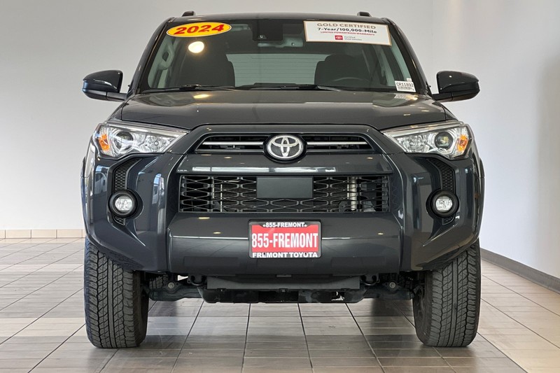 Toyota 4Runner Vehicle Full-screen Gallery Image 09