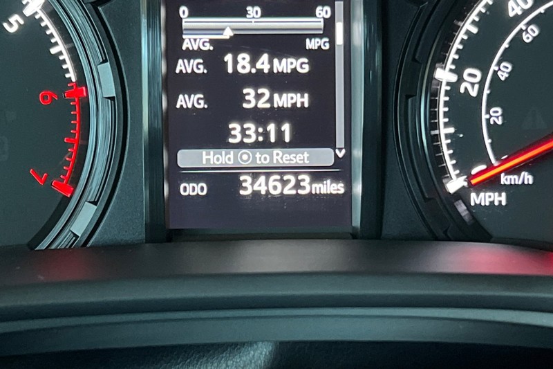 Toyota 4Runner Vehicle Full-screen Gallery Image 25