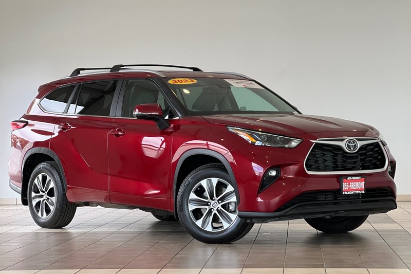 Toyota Highlander Vehicle Full-screen Gallery Image 02