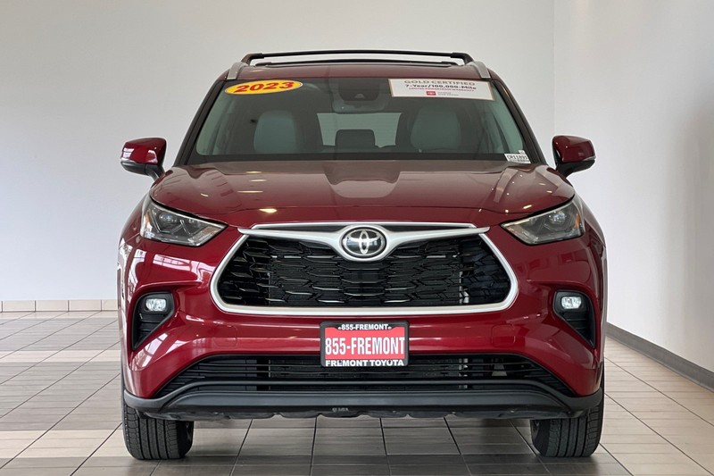 Toyota Highlander Vehicle Full-screen Gallery Image 09