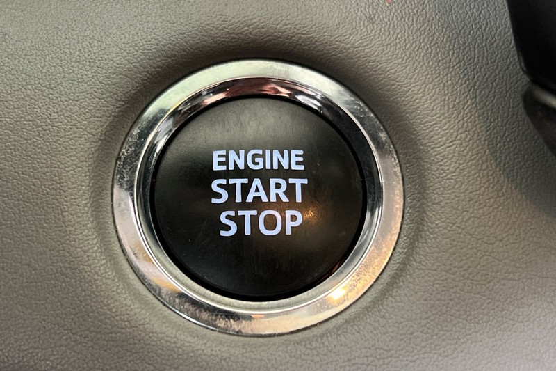 Toyota Highlander Vehicle Full-screen Gallery Image 22