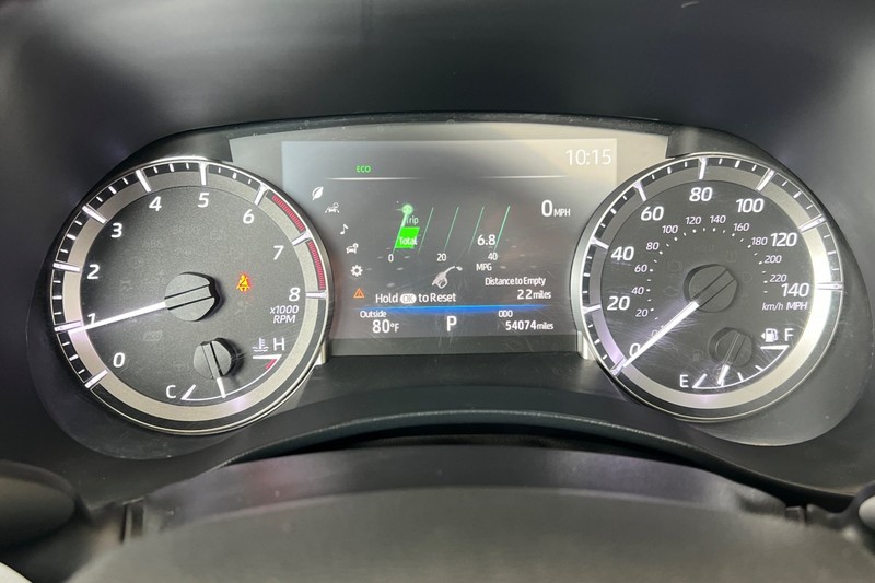 Toyota Highlander Vehicle Full-screen Gallery Image 24