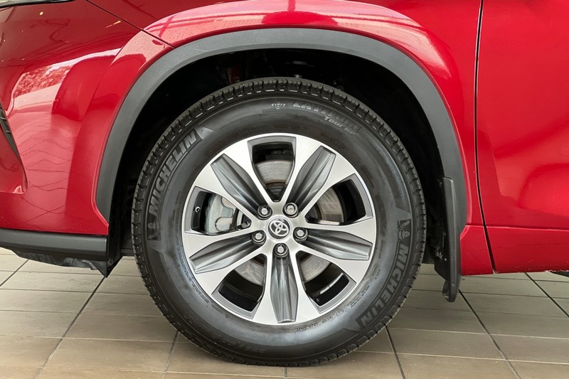 Toyota Highlander Vehicle Full-screen Gallery Image 26