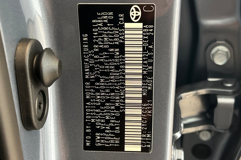 Toyota Corolla Vehicle Full-screen Gallery Image 22