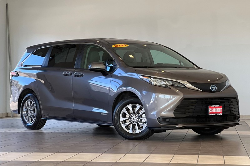 Toyota Sienna Vehicle Full-screen Gallery Image 02