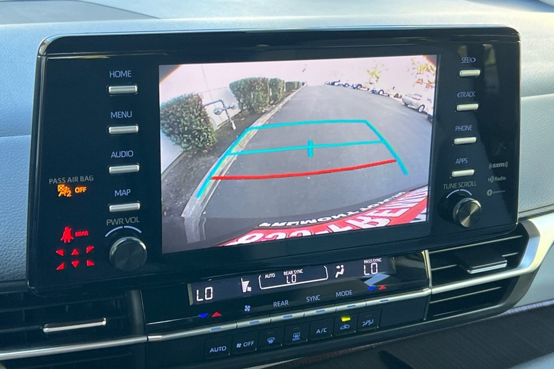 Toyota Sienna Vehicle Full-screen Gallery Image 20