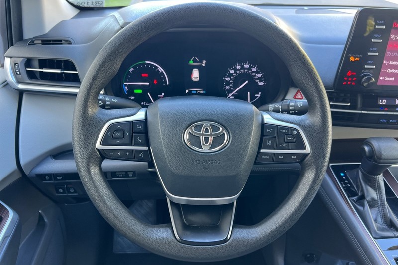 Toyota Sienna Vehicle Full-screen Gallery Image 24