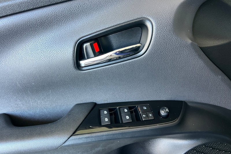 Toyota Prius Vehicle Full-screen Gallery Image 11