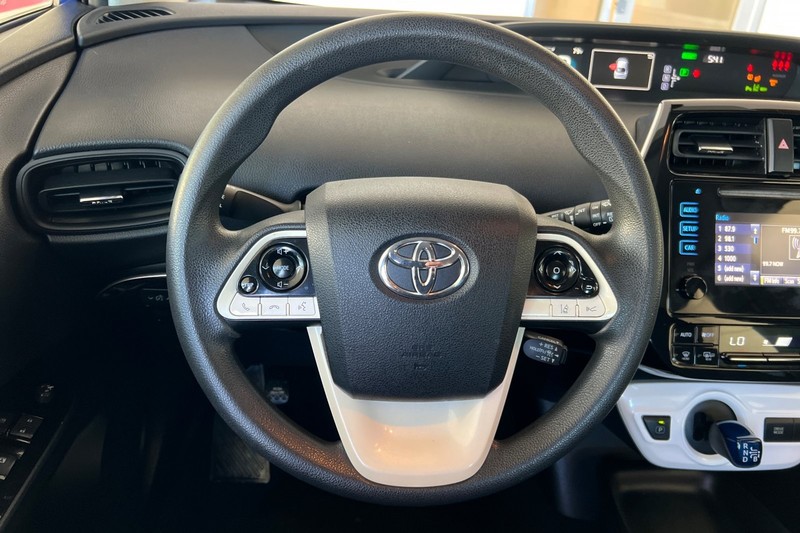 Toyota Prius Vehicle Full-screen Gallery Image 23