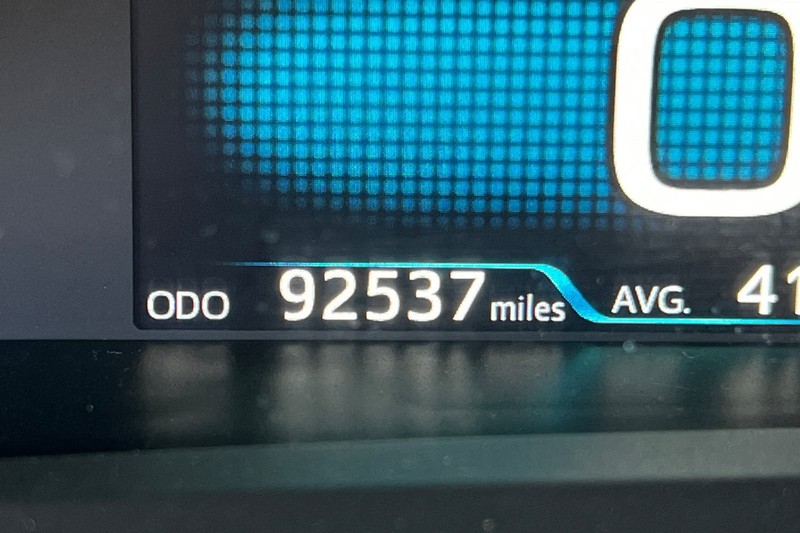 Toyota Prius Vehicle Full-screen Gallery Image 25