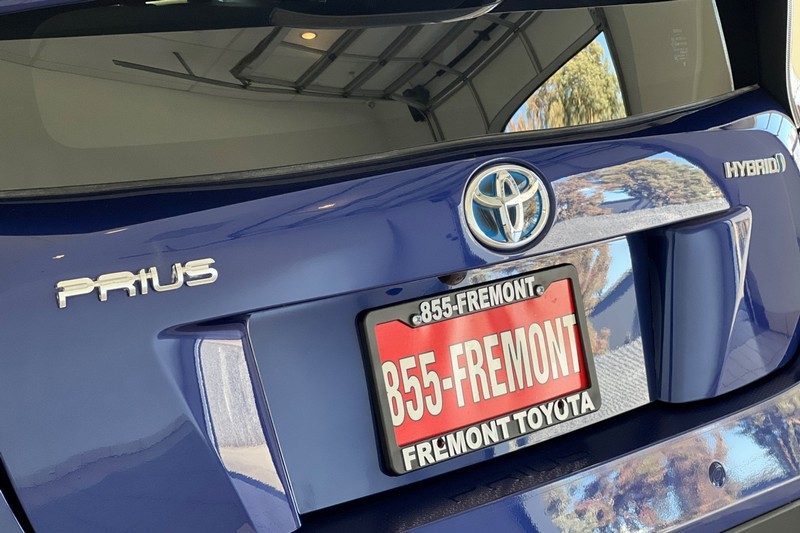 Toyota Prius Vehicle Full-screen Gallery Image 27