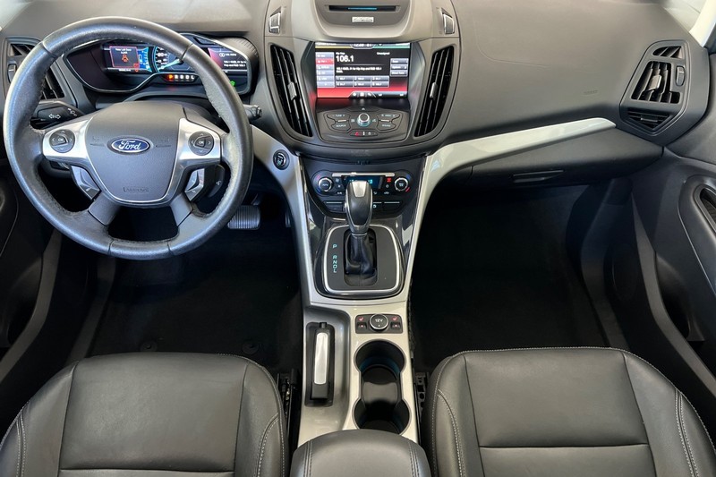 Ford C-Max Energi Vehicle Full-screen Gallery Image 13