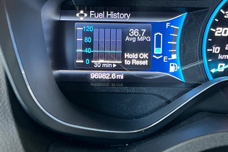 Ford C-Max Energi Vehicle Full-screen Gallery Image 24