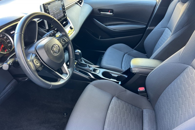 Toyota Corolla Vehicle Full-screen Gallery Image 10