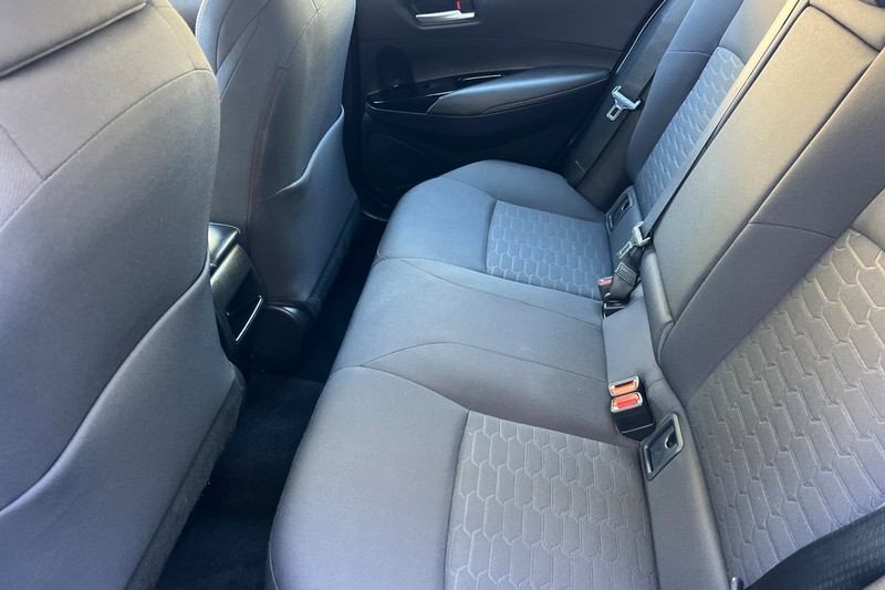 Toyota Corolla Vehicle Full-screen Gallery Image 12