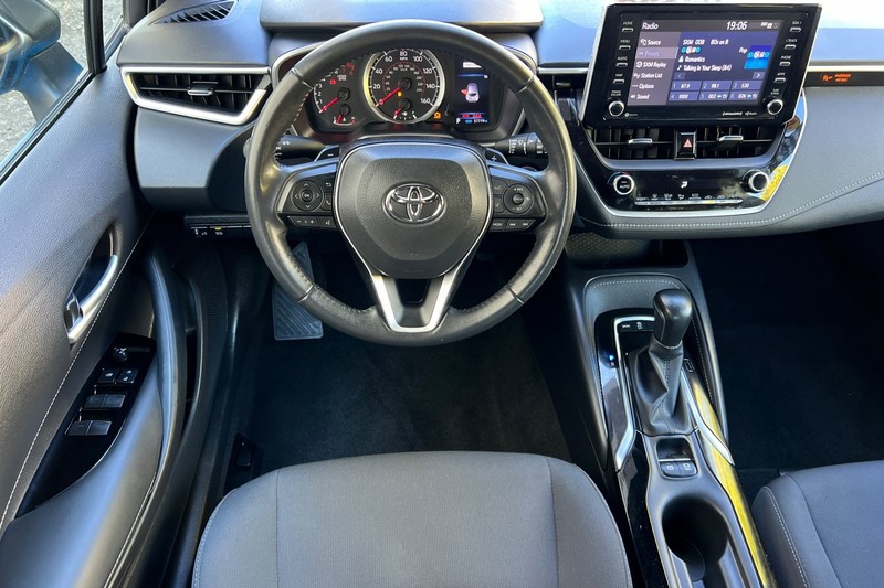 Toyota Corolla Vehicle Full-screen Gallery Image 14