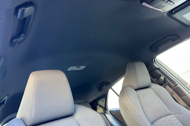 Toyota Corolla Vehicle Full-screen Gallery Image 17