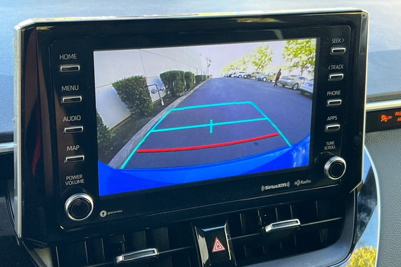 Toyota Corolla Vehicle Full-screen Gallery Image 19