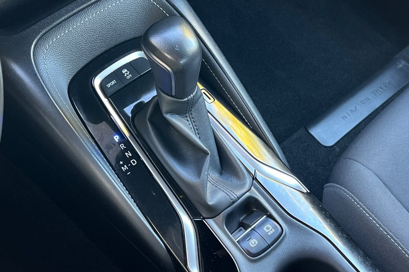 Toyota Corolla Vehicle Full-screen Gallery Image 21