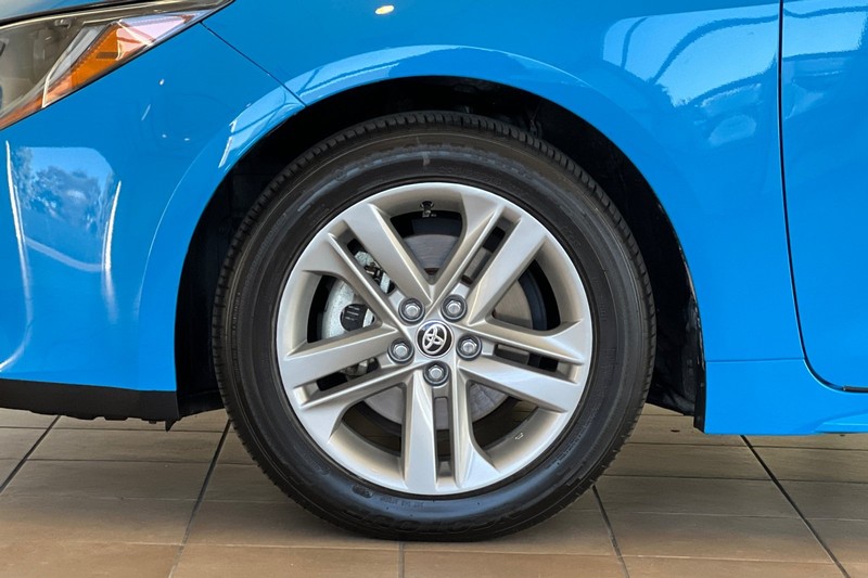 Toyota Corolla Vehicle Full-screen Gallery Image 26