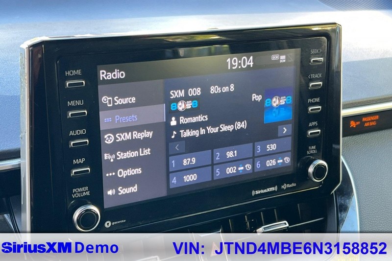 Toyota Corolla Vehicle Full-screen Gallery Image 28