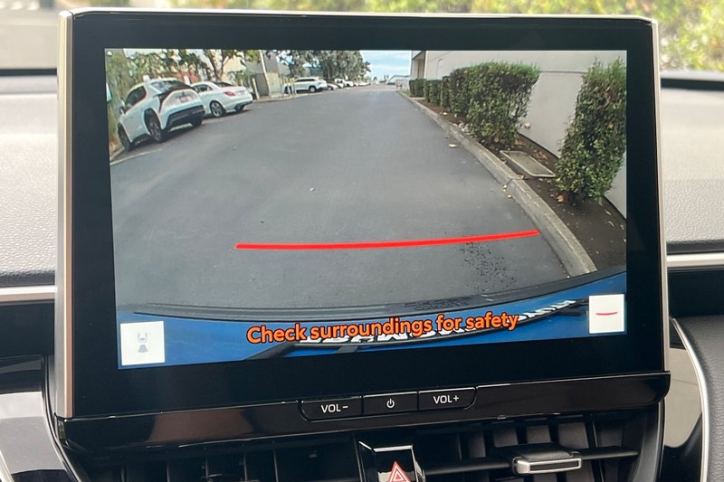 Toyota Corolla Cross Vehicle Full-screen Gallery Image 16