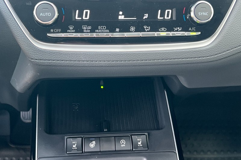 Toyota Corolla Cross Vehicle Full-screen Gallery Image 17