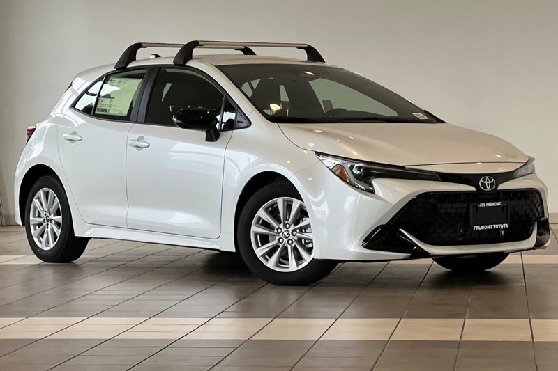 Toyota Corolla Hatchback Vehicle Full-screen Gallery Image 02