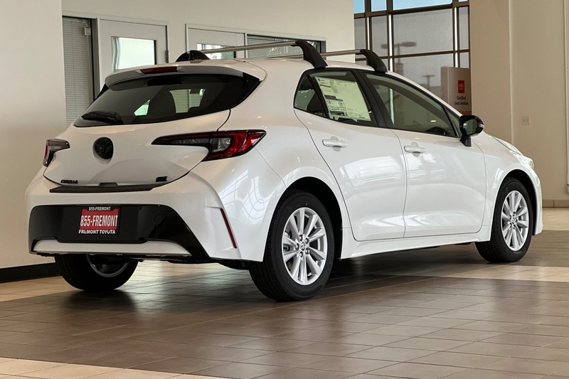 Toyota Corolla Hatchback Vehicle Full-screen Gallery Image 05