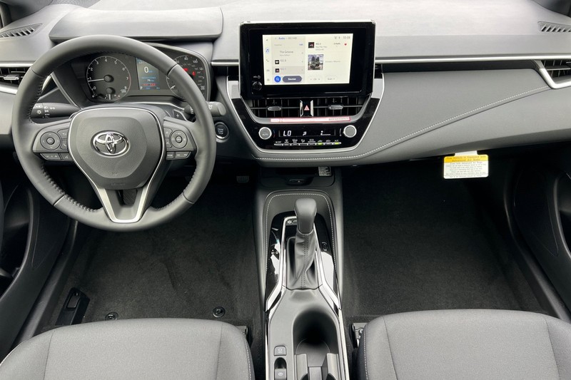 Toyota Corolla Hatchback Vehicle Full-screen Gallery Image 11