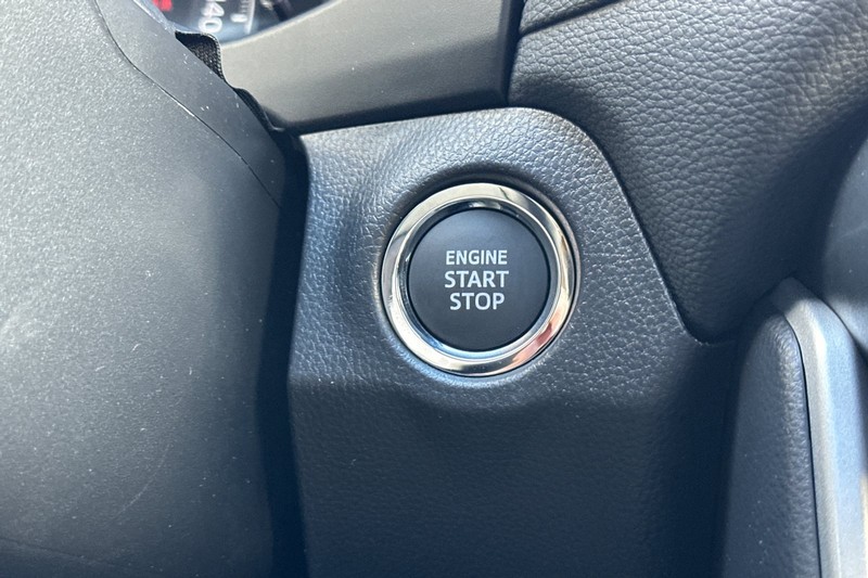 Toyota RAV4 Vehicle Full-screen Gallery Image 20