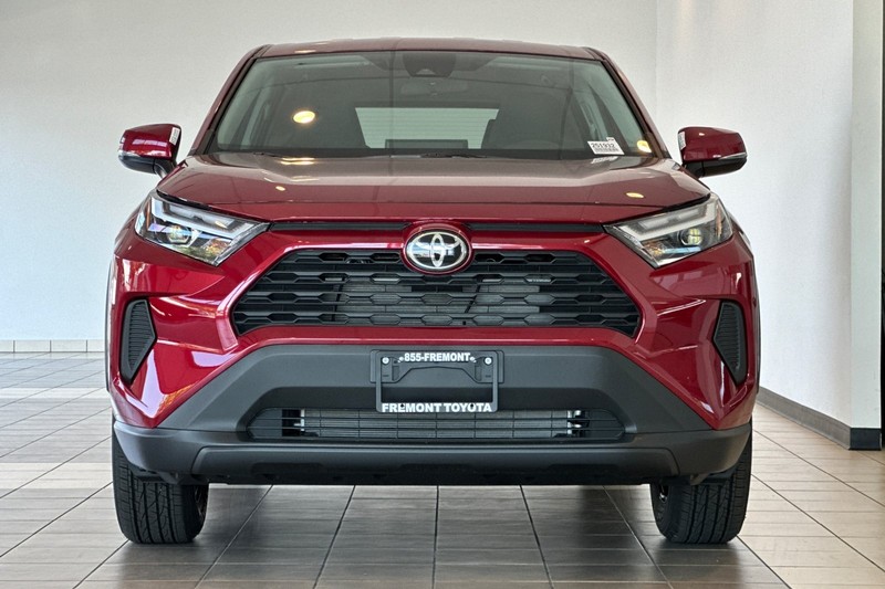 Toyota RAV4 Vehicle Full-screen Gallery Image 03