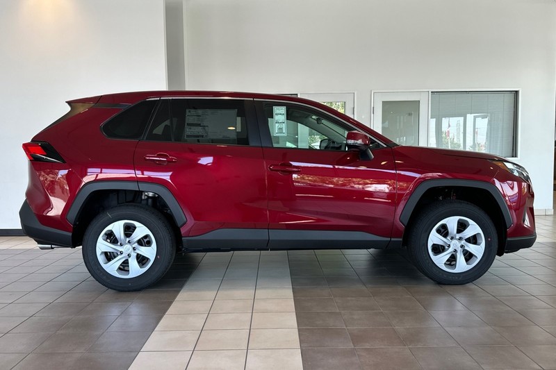 Toyota RAV4 Vehicle Full-screen Gallery Image 04