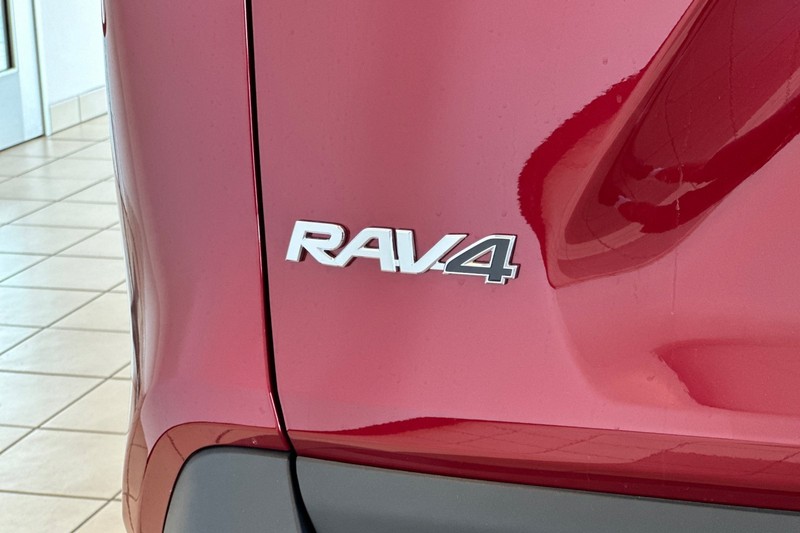 Toyota RAV4 Vehicle Full-screen Gallery Image 07