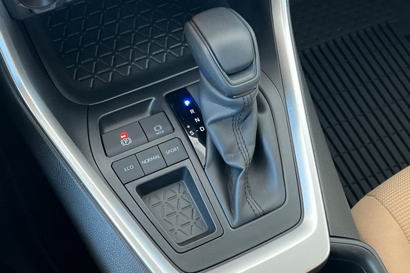 Toyota RAV4 Vehicle Full-screen Gallery Image 19