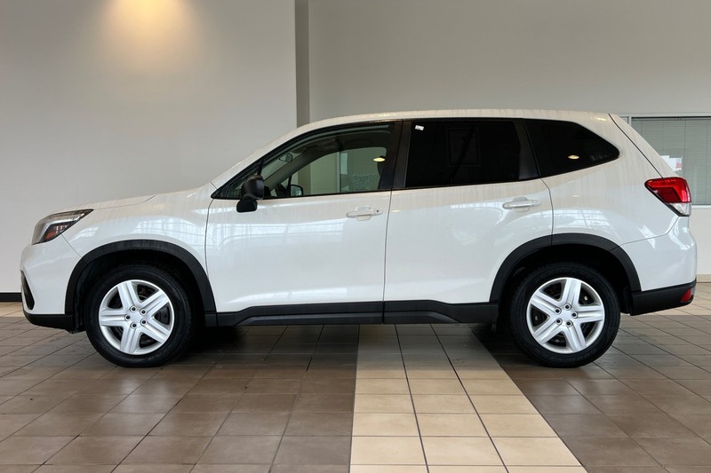 Subaru Forester Vehicle Full-screen Gallery Image 07