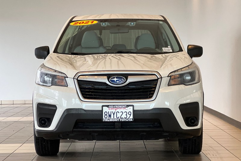 Subaru Forester Vehicle Full-screen Gallery Image 09